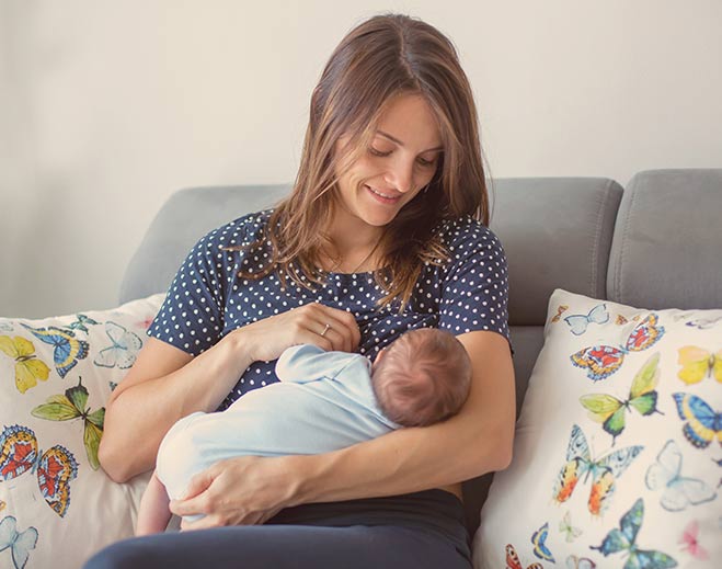 womens-ob-breastfeeding-healthy-newborn/